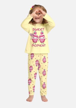 Pijama Kyly Infantil Brilha no Escuro Cupcake