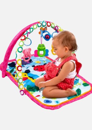 Tapetinho Ginásio Infantil com Móbile Rosa - KaBaby